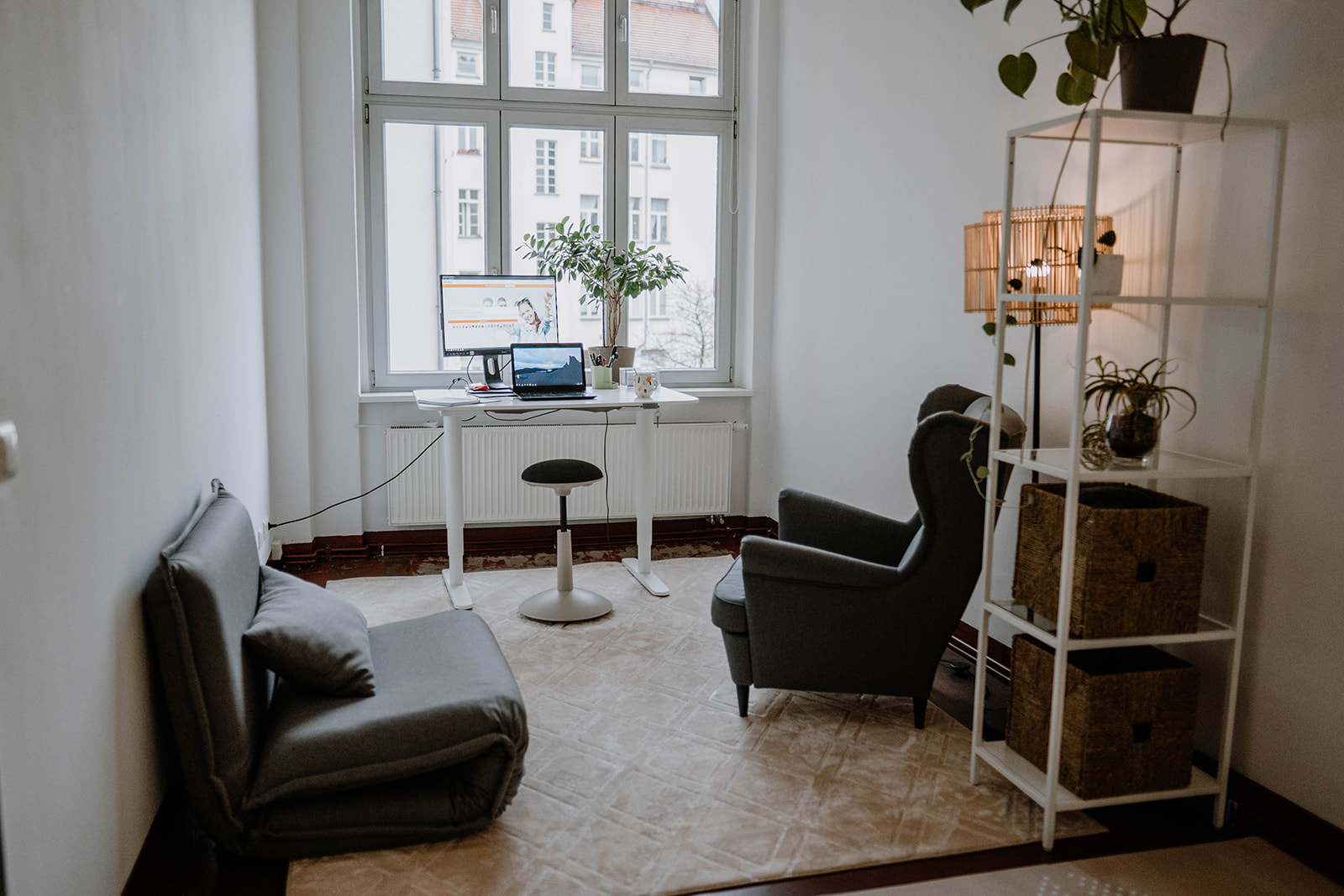 Einzelbüro mit Arbeitsplatz